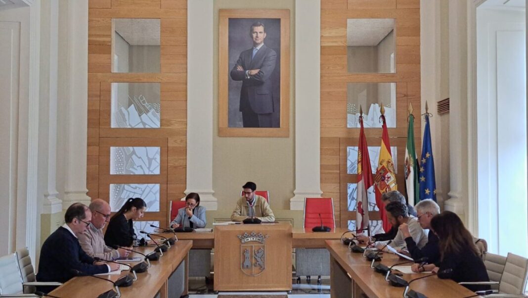 Cáceres amplía un 15% las plazas del programa de Natación de Verano con 492 alumnos