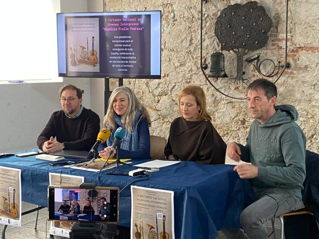 Navalmoral de la Mata programa para esta primavera tres nuevos eventos y una agenda consolidada con teatro, circo, magia y feria del libro