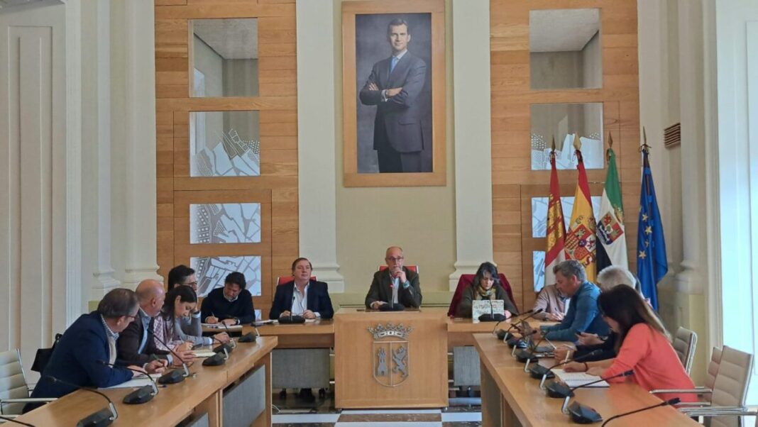 El aeródromo de Cáceres entra en fase de licitación tras años paralizado