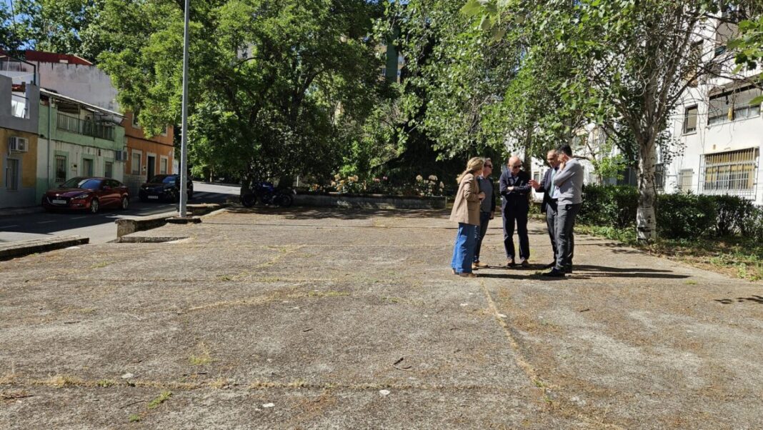 Cáceres construirá un aparcamiento de 25 plazas en la calle Guatemala de Llopis Iborra por 25.000 euros