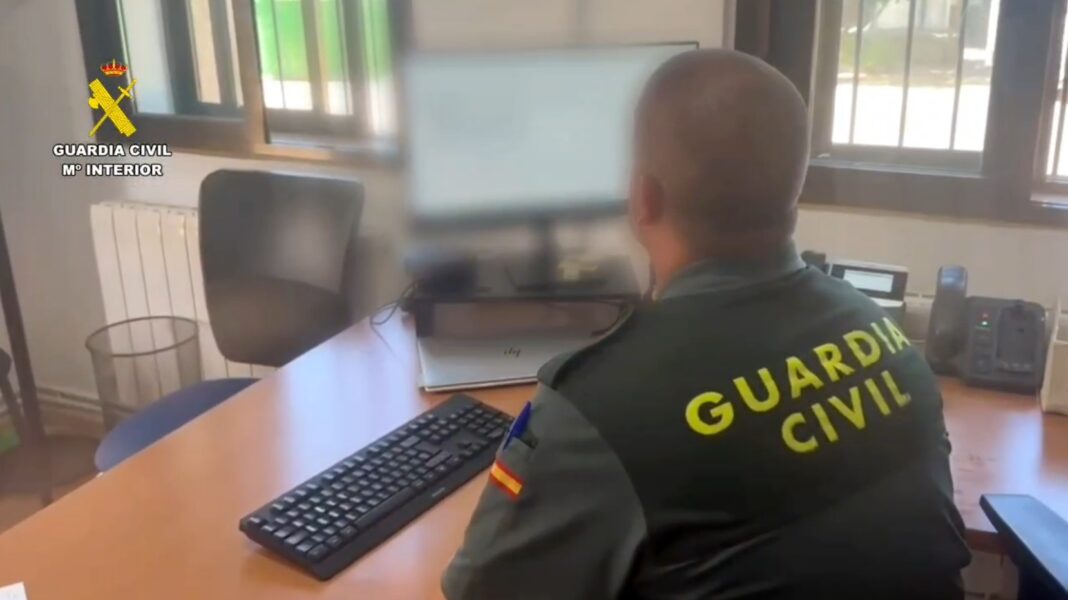 La Guardia Civil investiga a cuatro personas por estafar cerca de 700.000 euros con falsas inversiones en criptomonedas en Cáceres