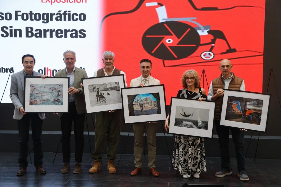 La Diputación de Badajoz y Apamex entregan los premios del concurso de fotografía Sin Barreras con 3.000 euros